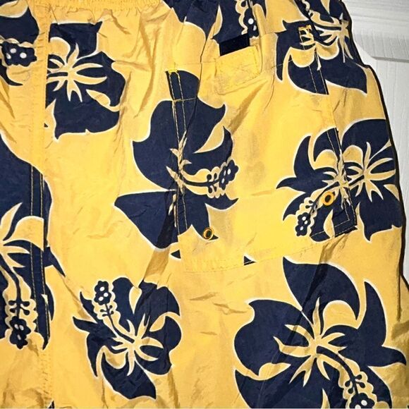 St. John’s Bay Floral Print Swim Shorts - Picture 6 of 7